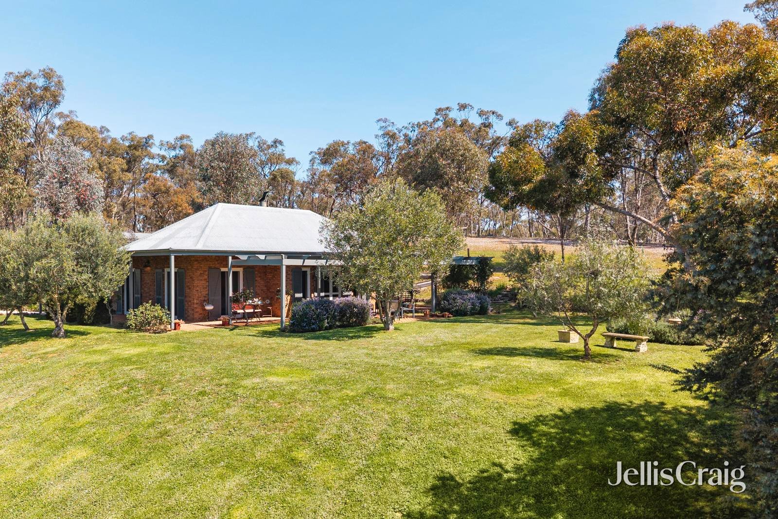 213 Mia Mia Road, Newstead image 17