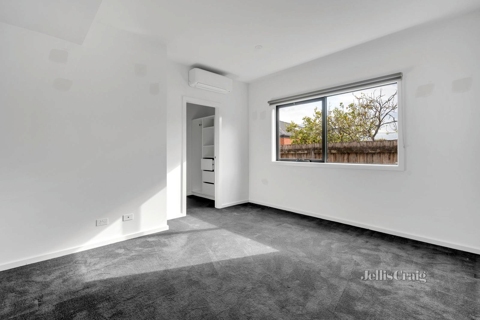 2/13 Miller Street, Fawkner image 5