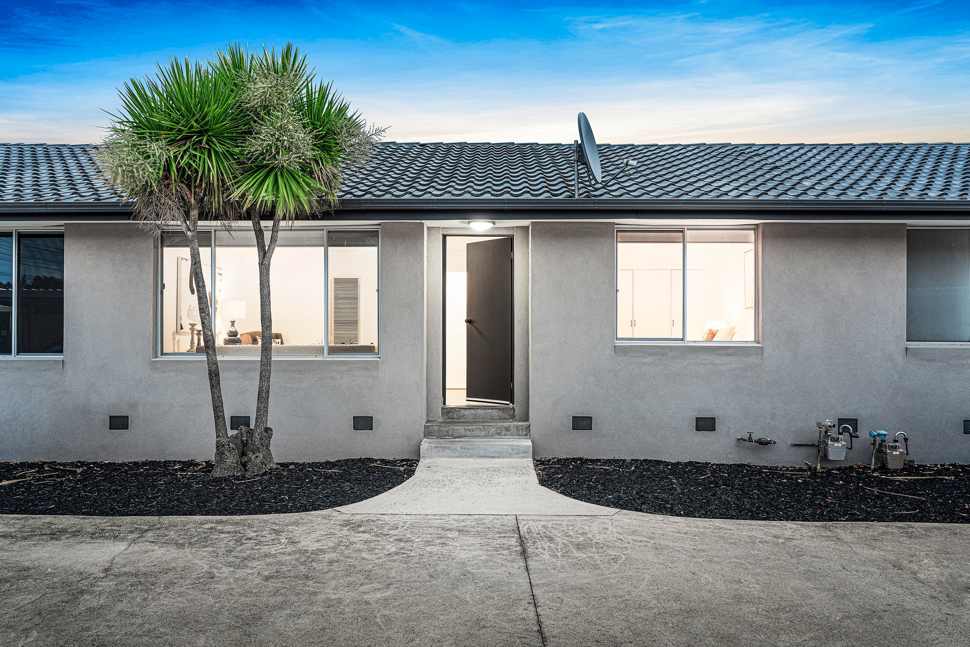 2/13 Oakes Avenue, Clayton South image 2