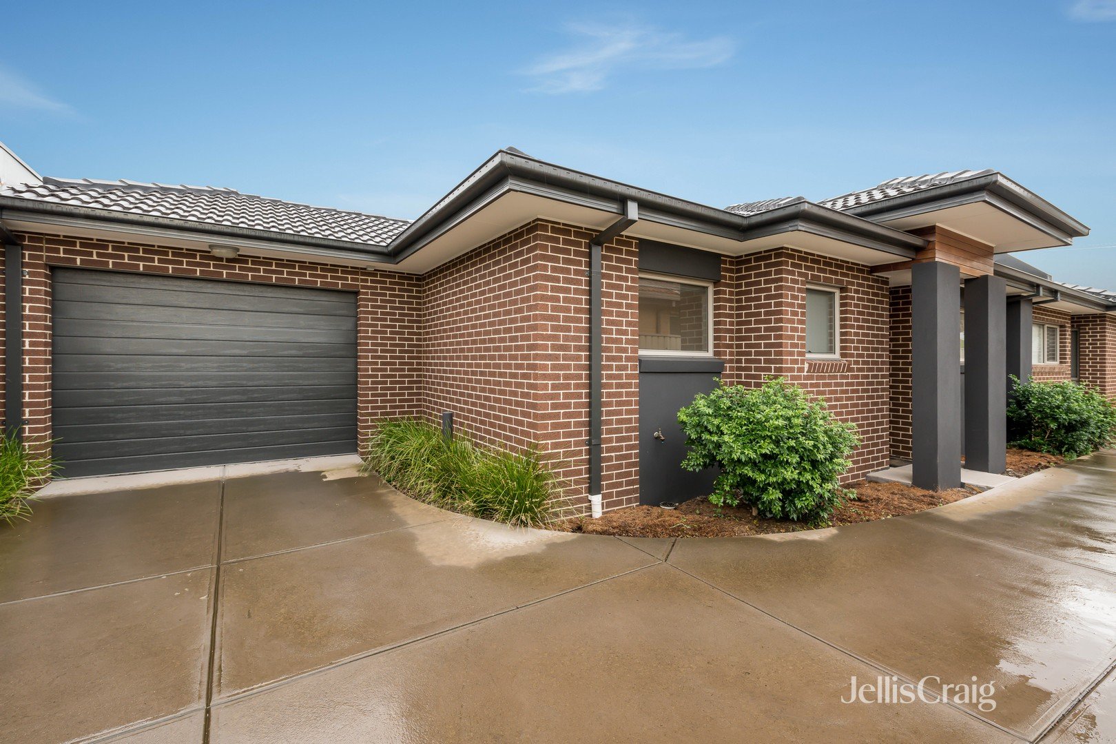 2/13 Palm Street, Thomastown image 1