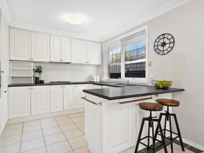 2/13 Rowan Street, Croydon image 2