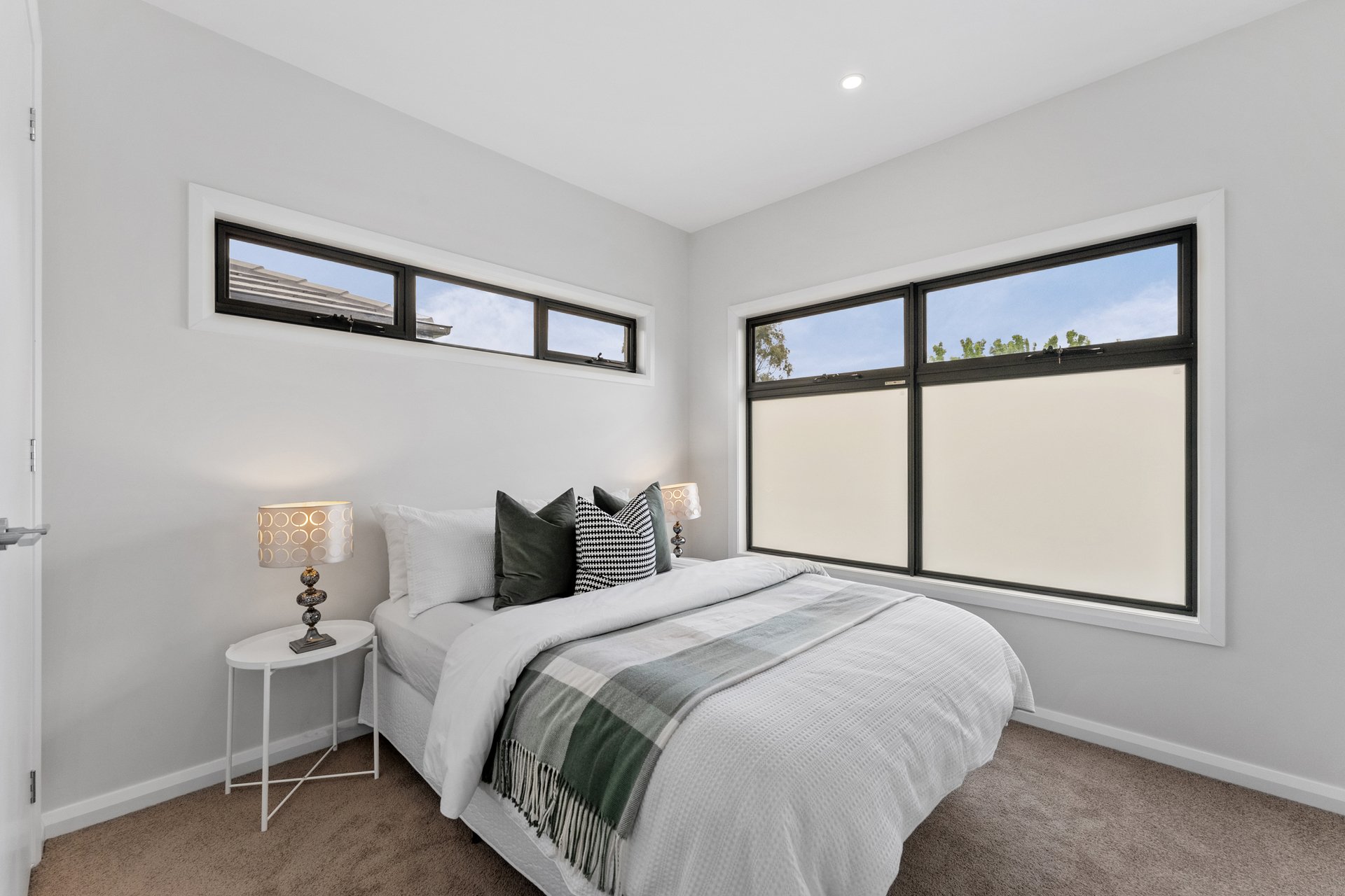 2/13 Selwyn Street, Blackburn image 11