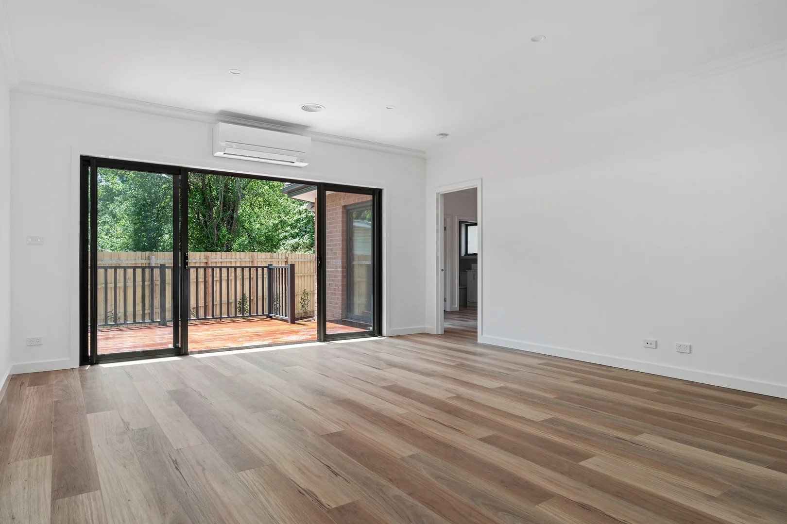 2/13 Stoda Street, Heathmont image 4