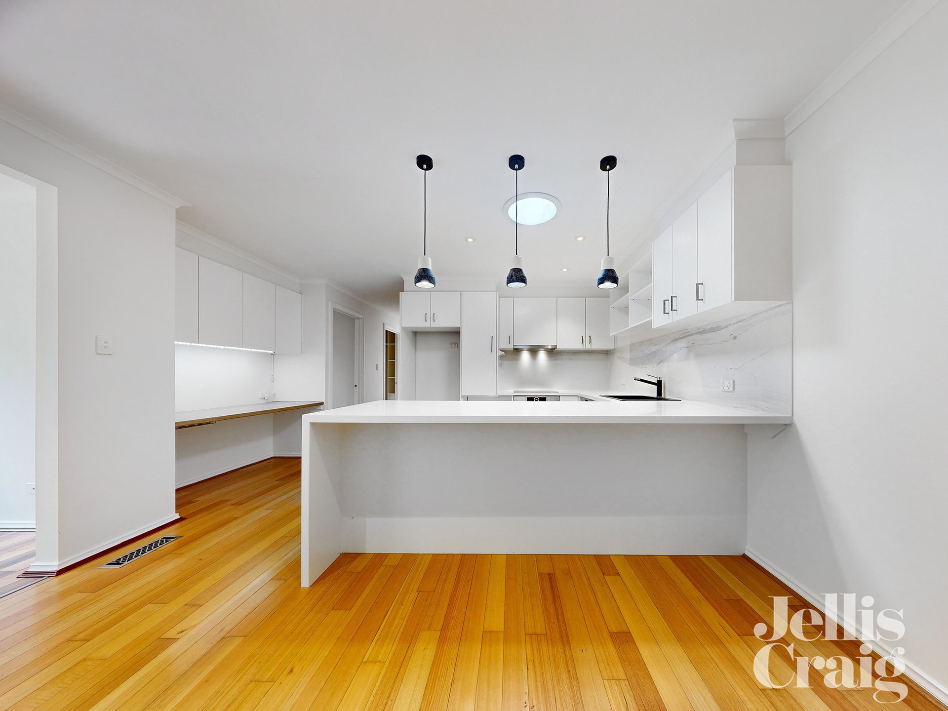2/13 Sunderland Avenue, Ashburton image 5