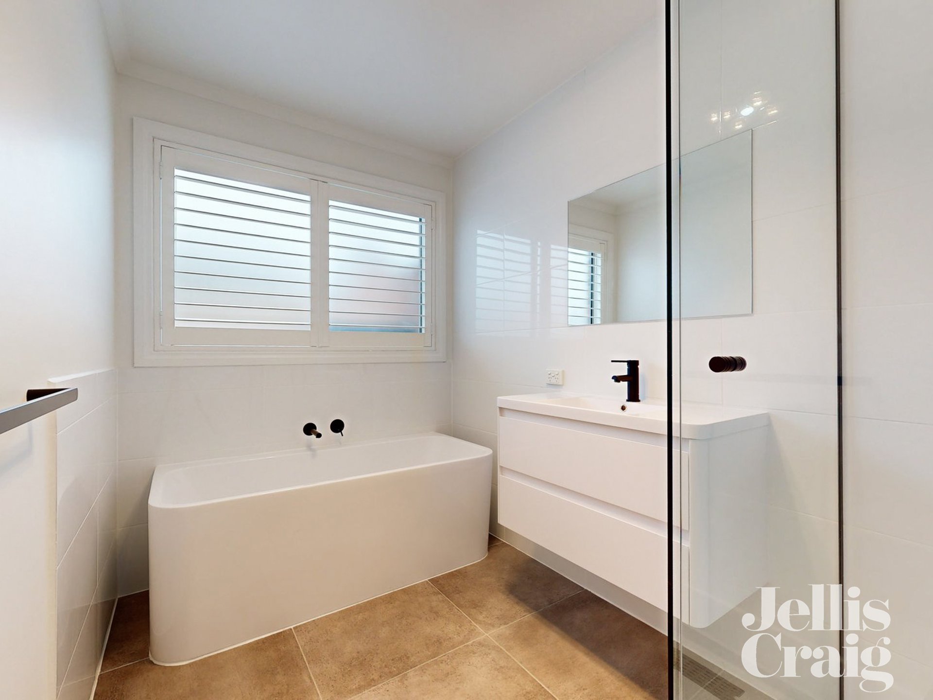 2/13 Sunderland Avenue, Ashburton image 7
