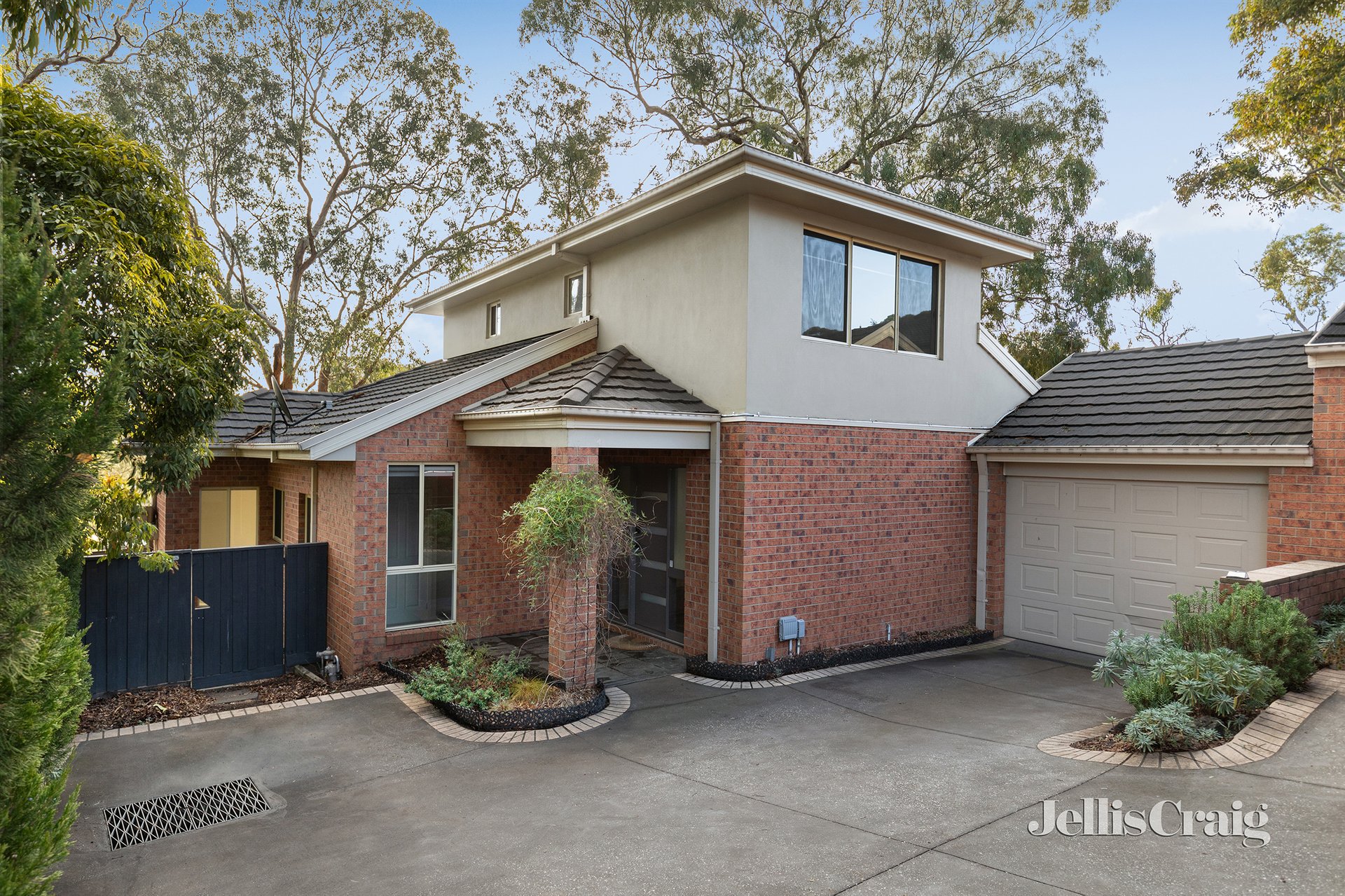 2/13 Sylvan Street, Montmorency image 1