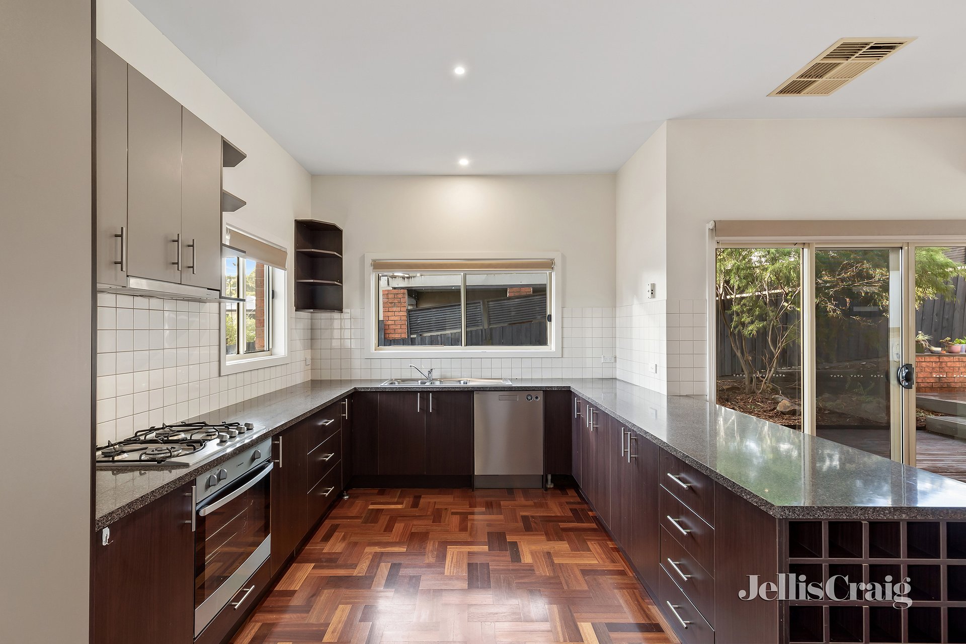 2/13 Sylvan Street, Montmorency image 2