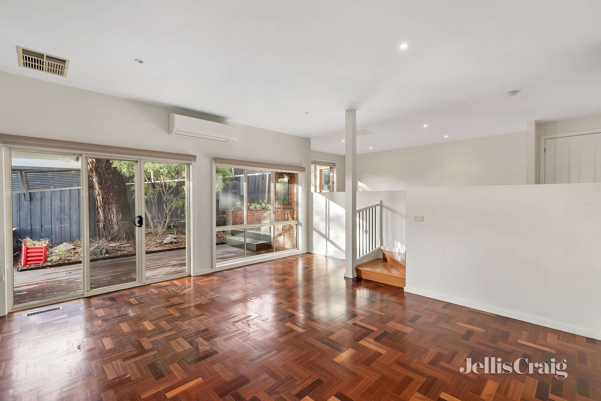2/13 Sylvan Street, Montmorency image 3