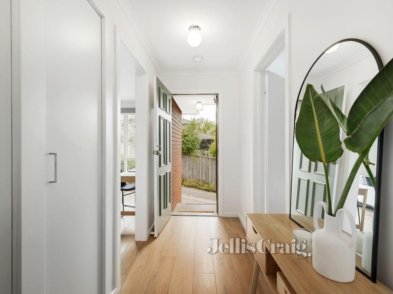 2/13 William Street, Ringwood image 10