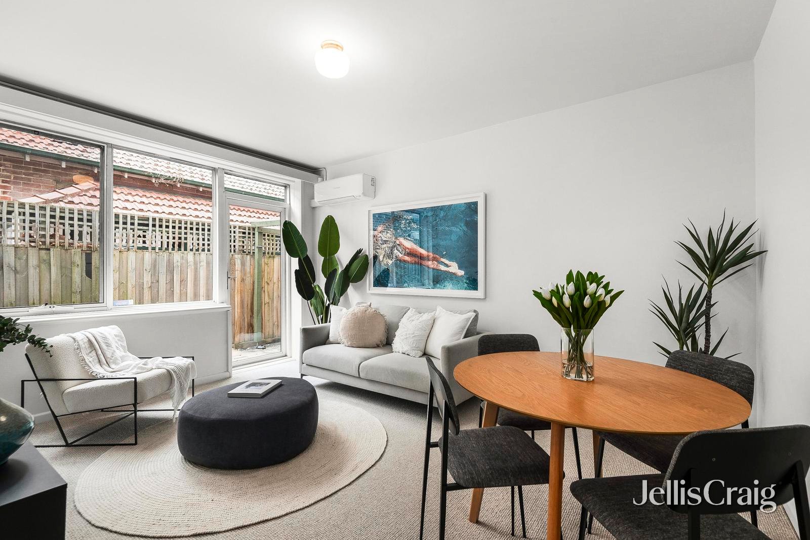 2/130 Mitford Street, Elwood image 1