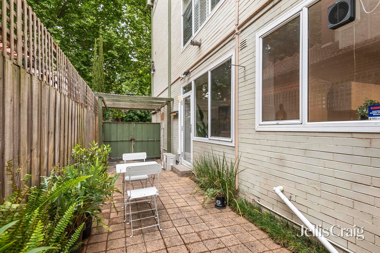 2/130 Mitford Street, Elwood image 10