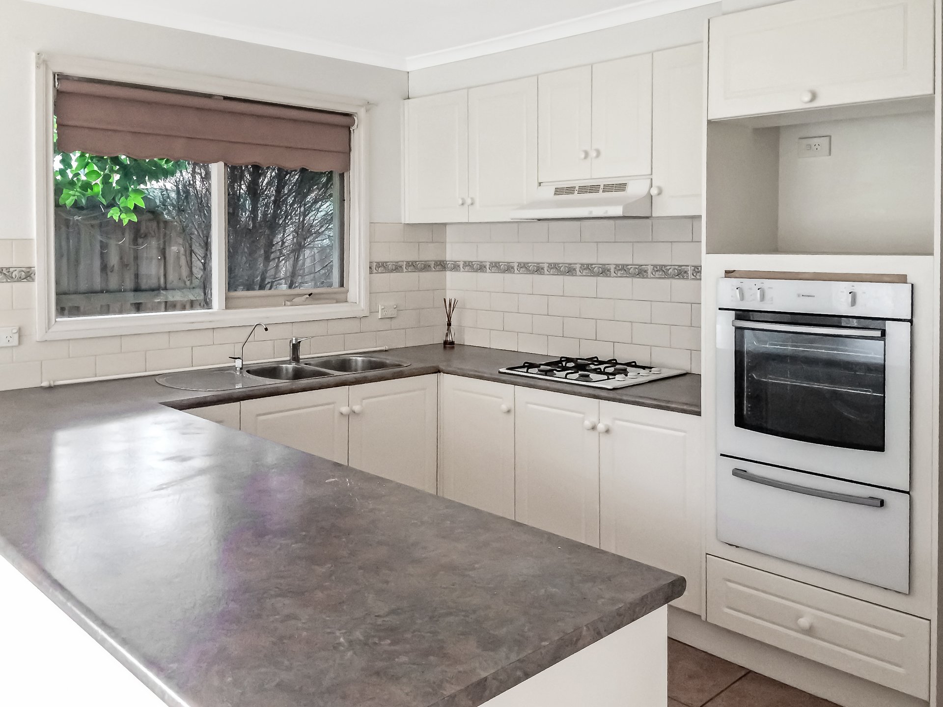 2/131 Main Street, Blackburn image 2