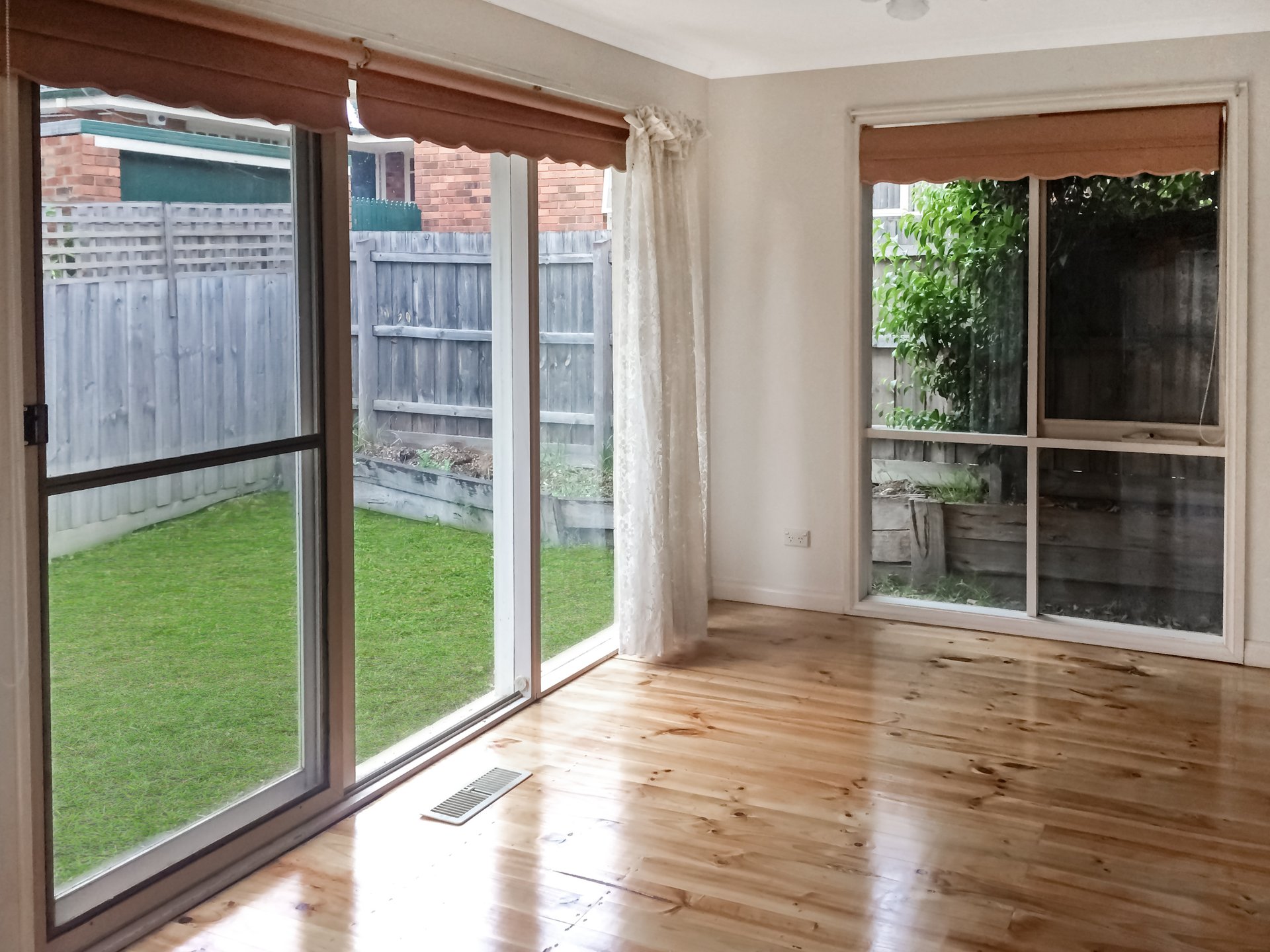2/131 Main Street, Blackburn image 6