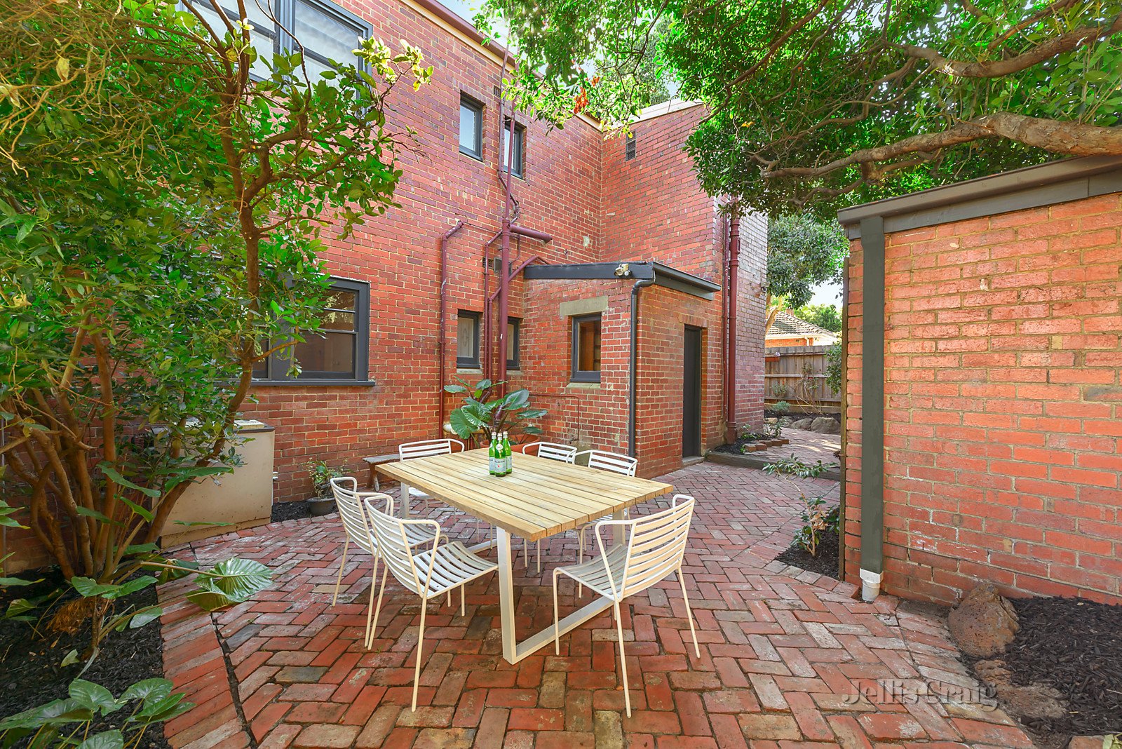 2/131 Robinson Road, Hawthorn image 4