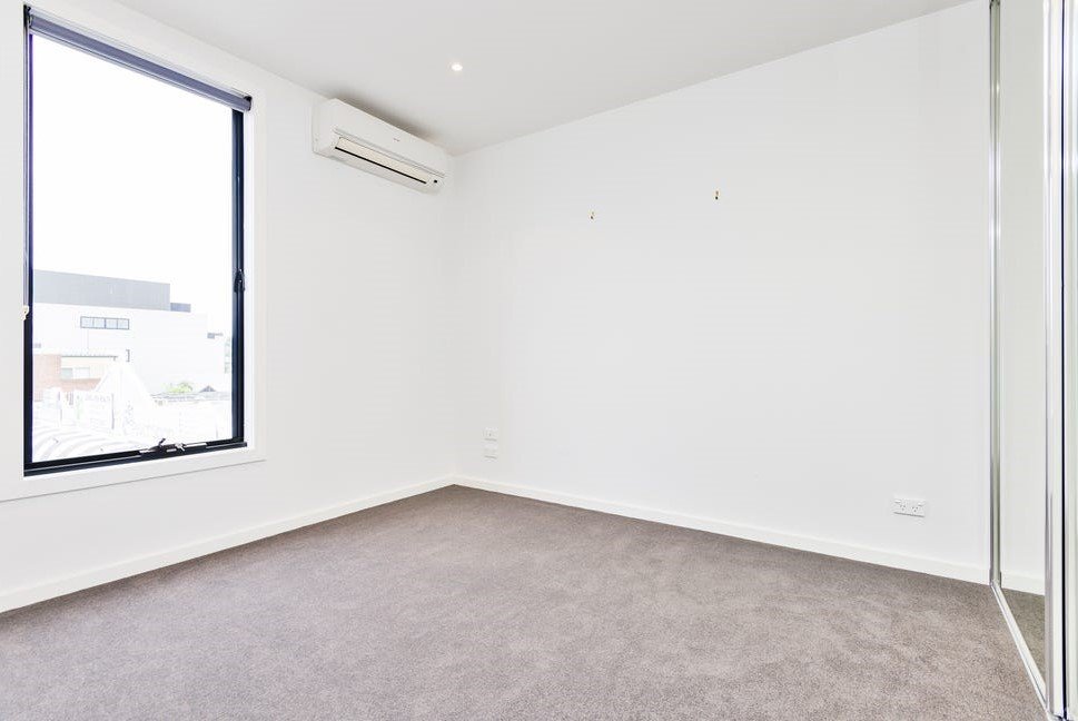 2/132 Pascoe Vale Road, Moonee Ponds image 5
