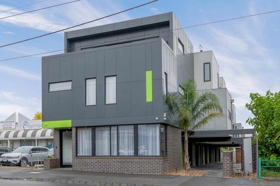 2/132 Pascoe Vale Road, Moonee Ponds image 1