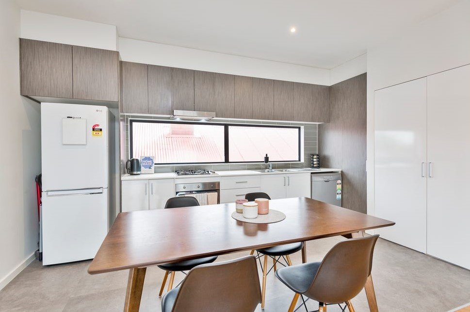 2/132 Pascoe Vale Road, Moonee Ponds image 3