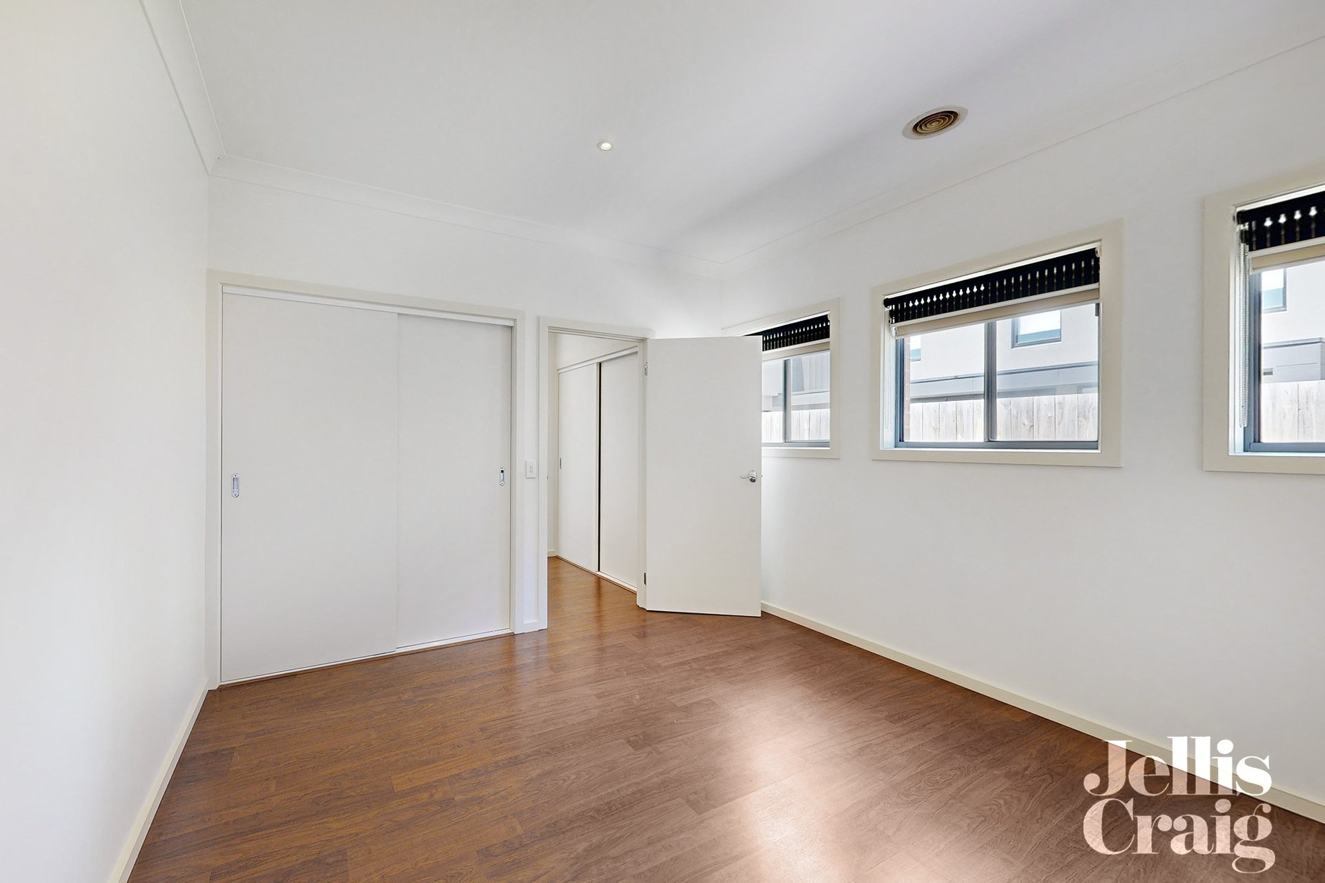 2/134 Cooper Street, Essendon image 8