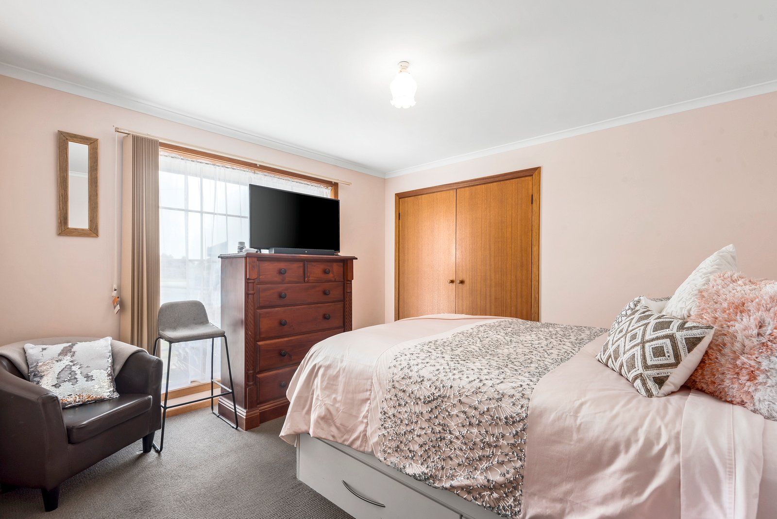 Property Gallery Thumbnail 6