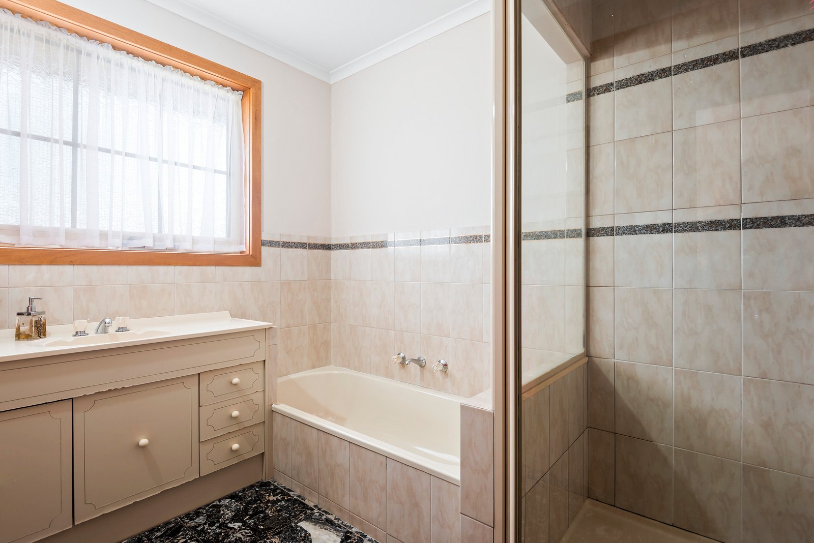 Property Gallery Thumbnail 7