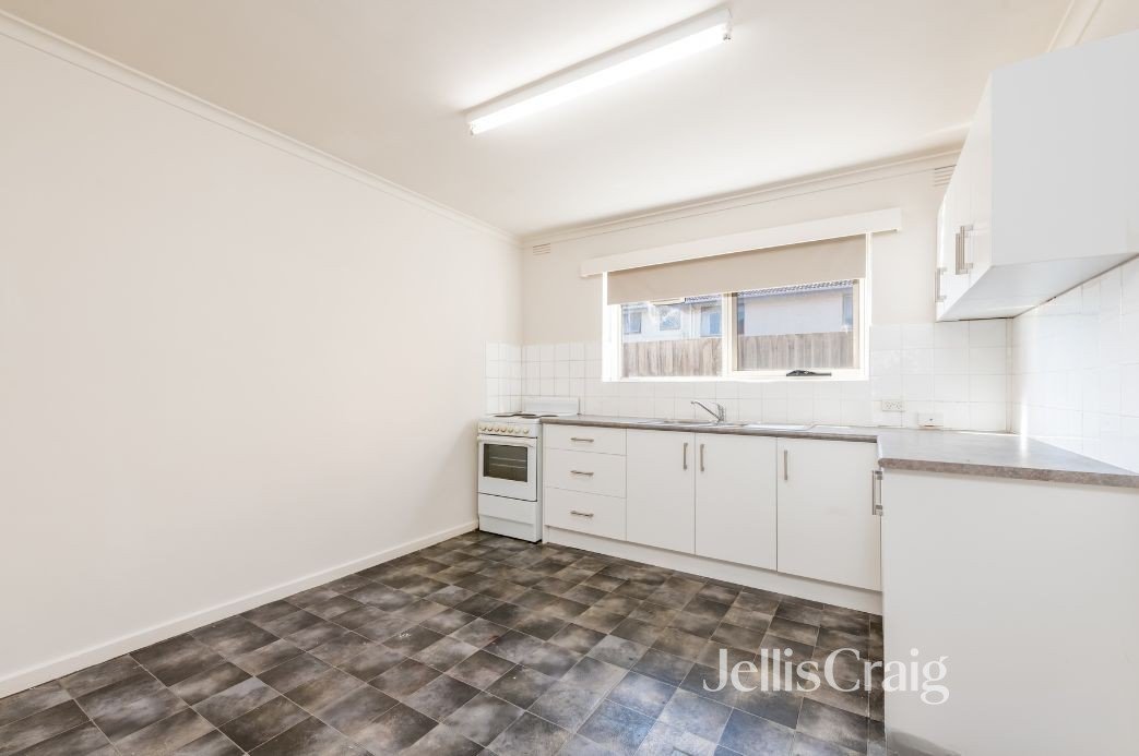 2/134 Mitchell Street, Brunswick East image 2
