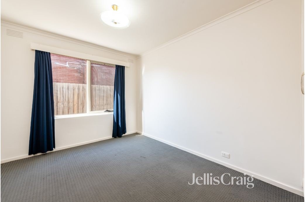 2/134 Mitchell Street, Brunswick East image 3