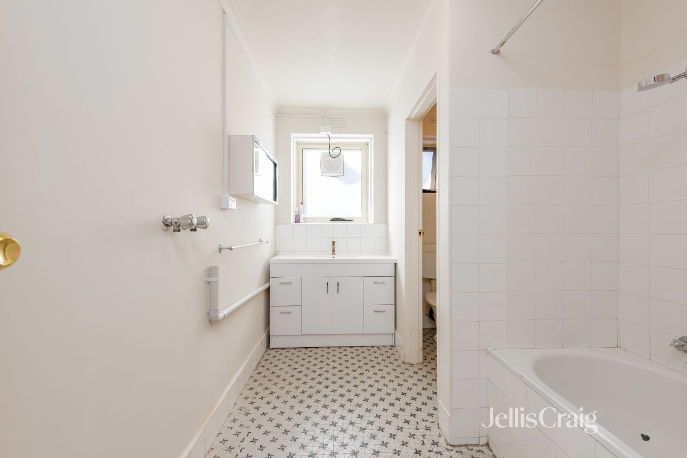 2/134 Mitchell Street, Brunswick&nbsp;East image 9