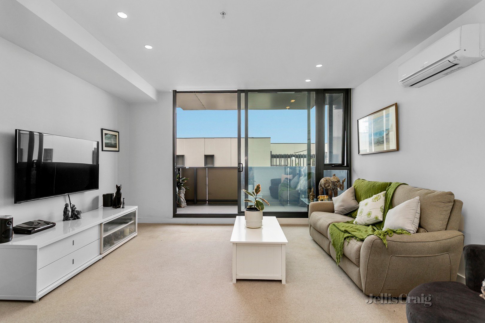 213/47 Nelson Place, Williamstown image 2