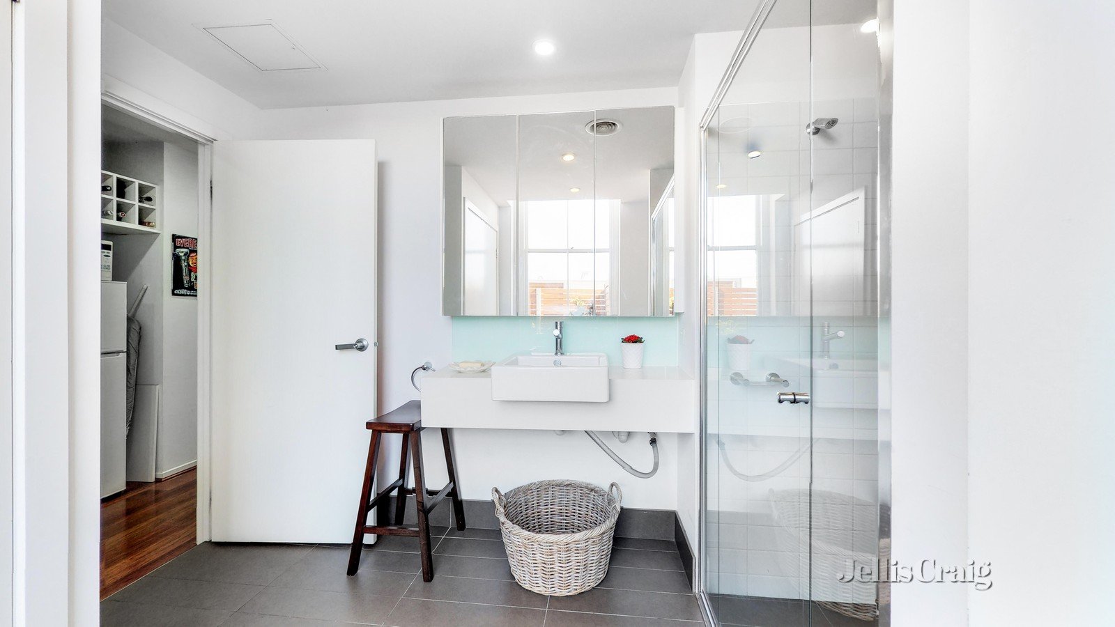 213/56 Nicholson Street, Abbotsford image 3