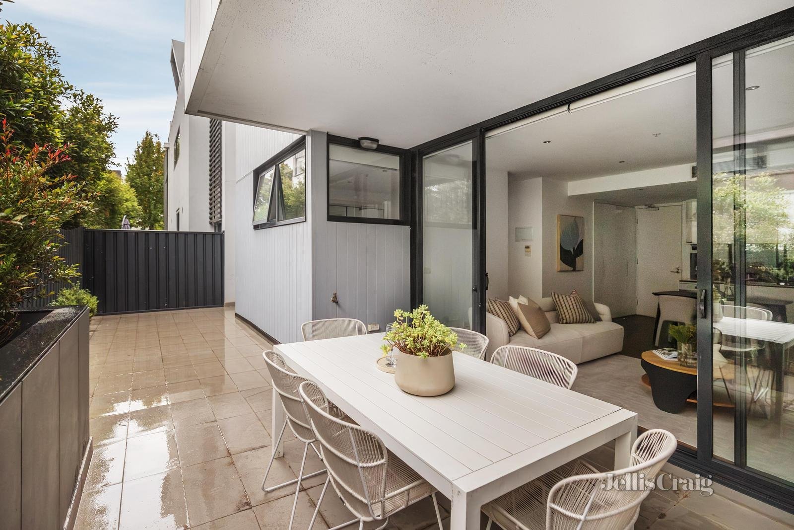 2/136 Church Street, Hawthorn image 1