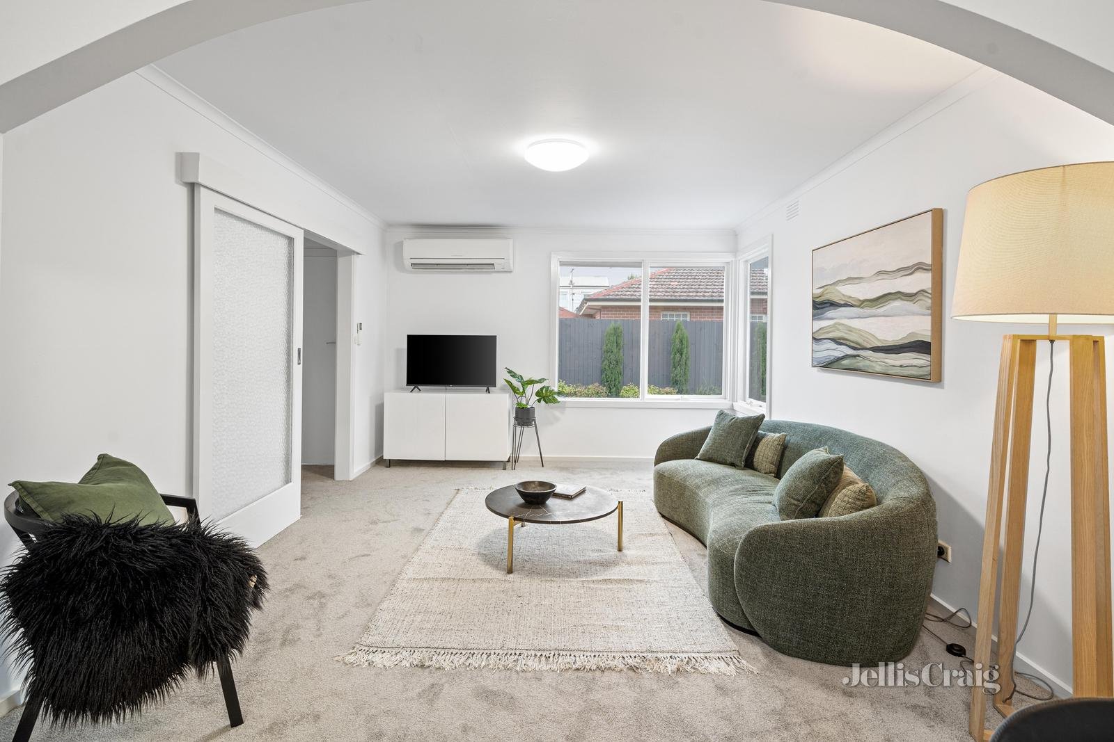 2/136 Windsor Crescent, Surrey Hills image 6