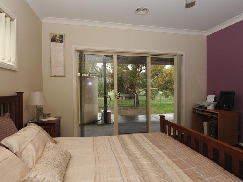 2/137 Bogong Avenue, Invermay Park image 10