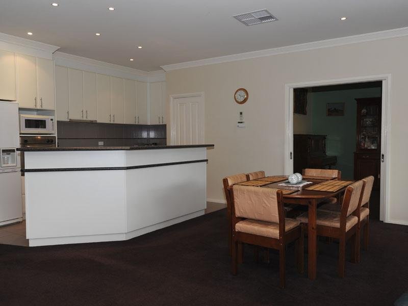 2/137 Bogong Avenue, Invermay Park image 14