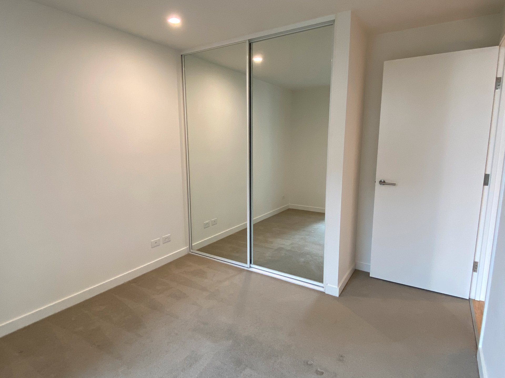 Property Gallery Thumbnail 3