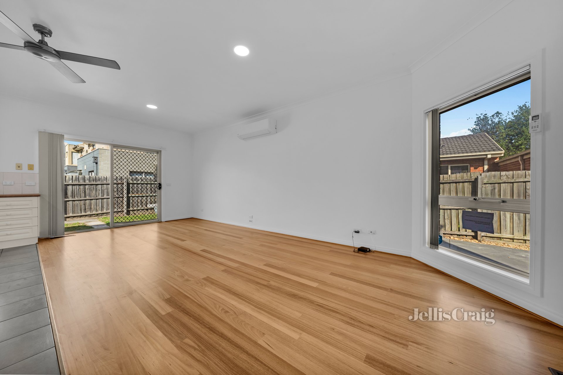 2/1372 Dandenong Road, Hughesdale image 4