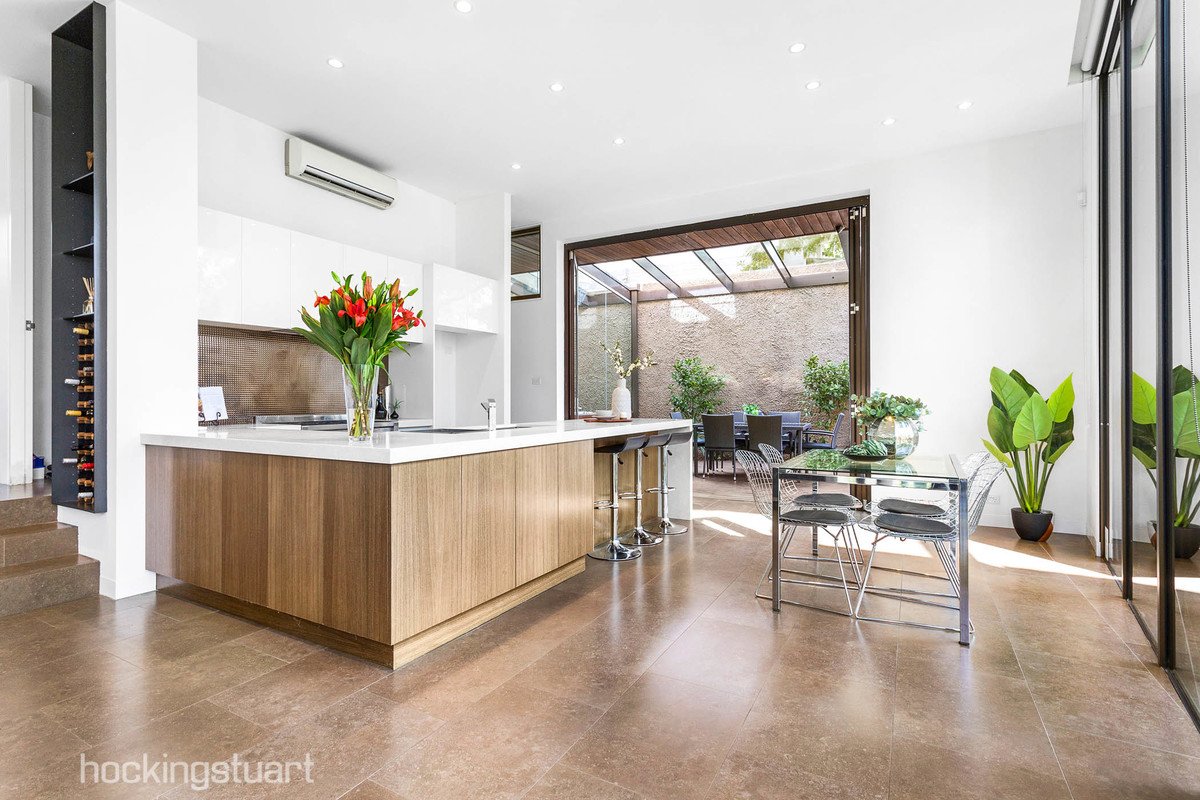 2/138 Winfield Road, Balwyn North image 3