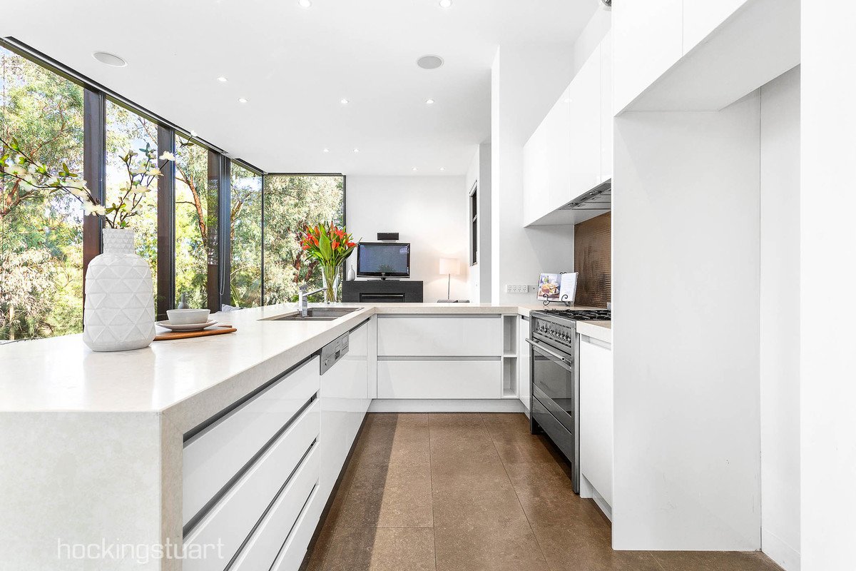 2/138 Winfield Road, Balwyn North image 5