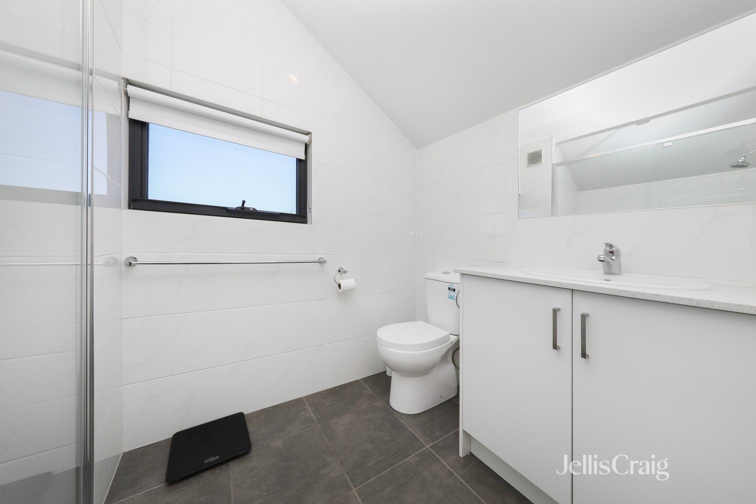 2/139 Railway Place, Williamstown image 8