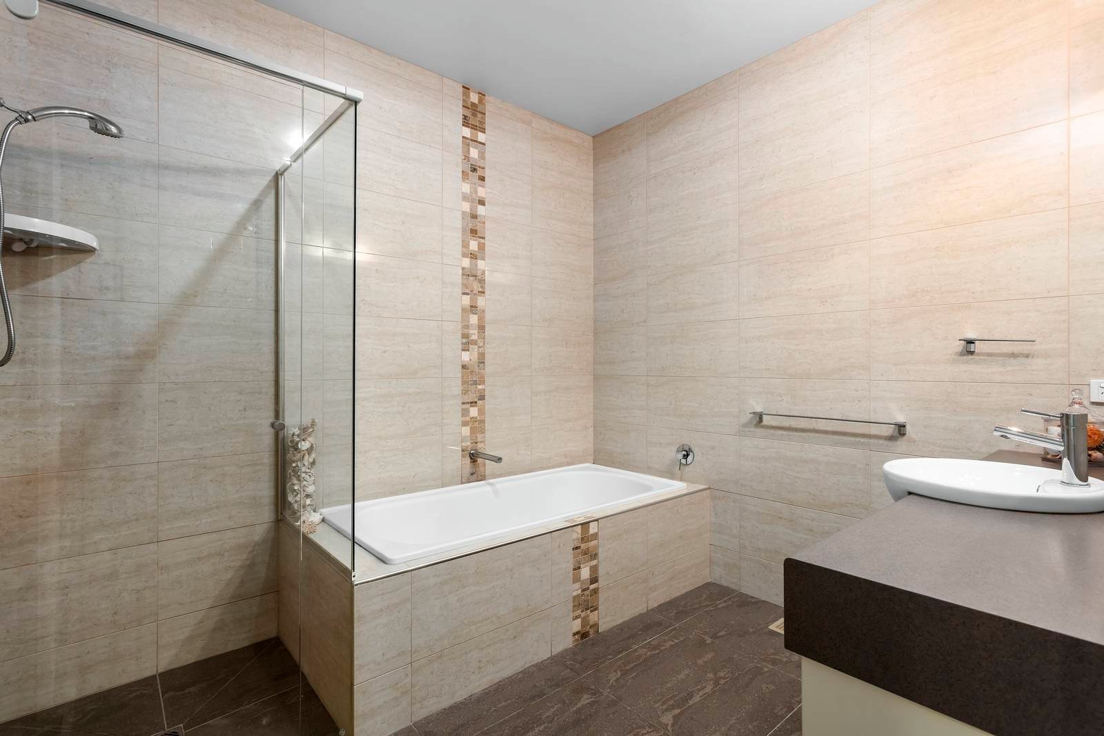 Property Gallery Thumbnail 12