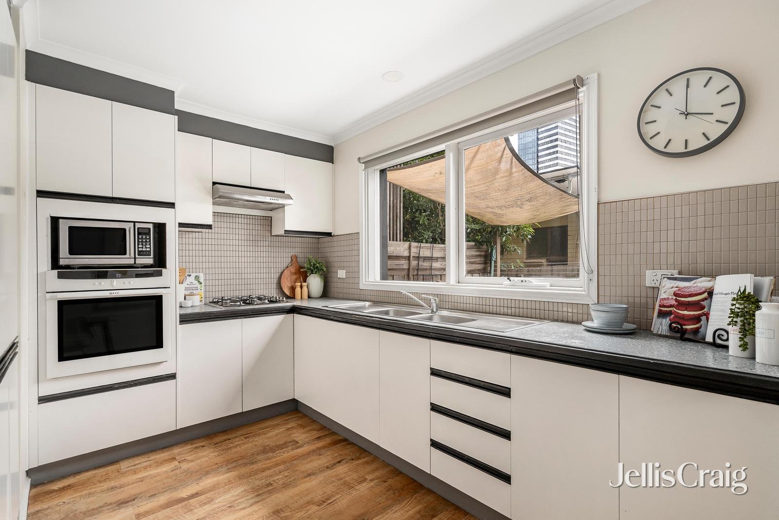 2/14-16 Lennon Street, Parkville image 2