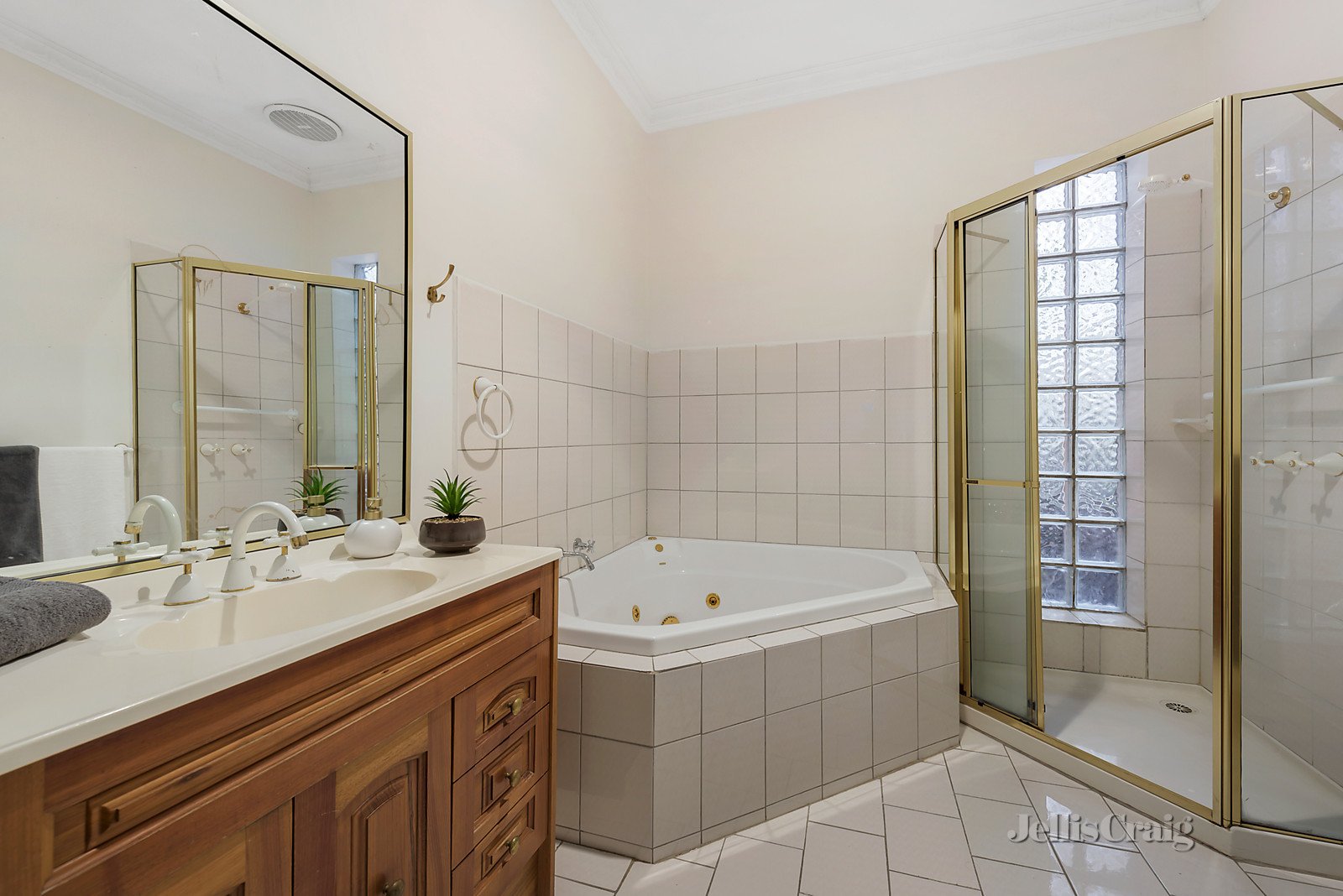 2/14 Alandale Avenue, Balwyn image 7