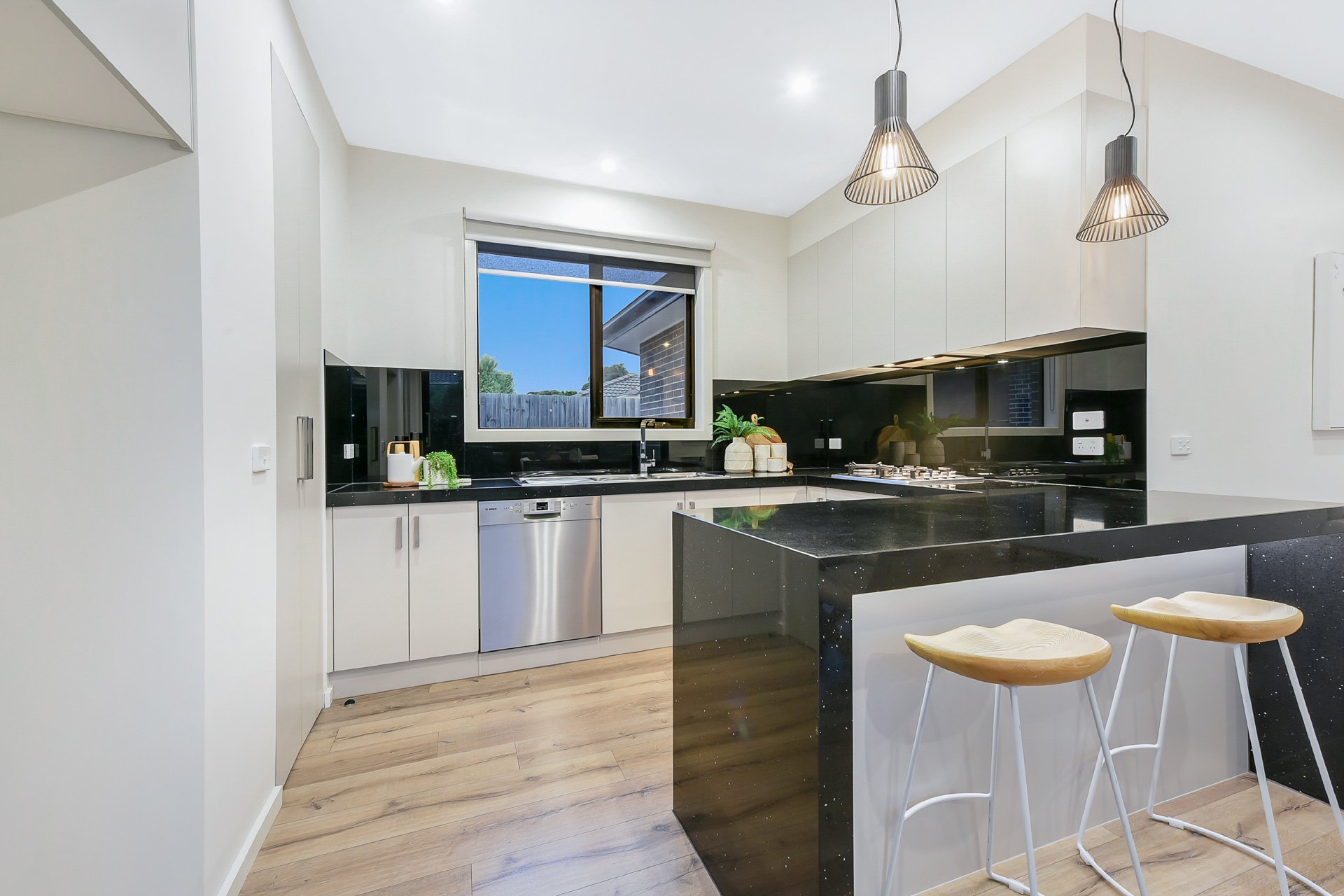 2/14 Anne Road, Knoxfield image 3