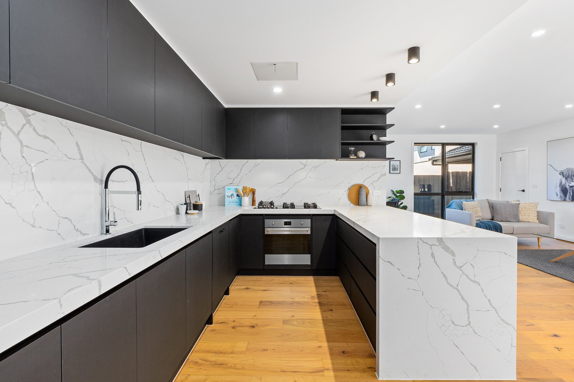 2/14 Avoca St, Highett image 4