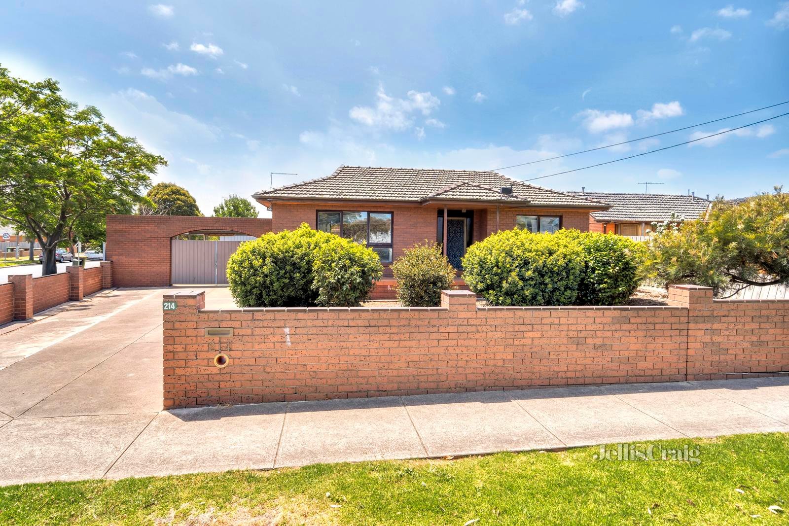 214 Boundary Road, Pascoe Vale image 1