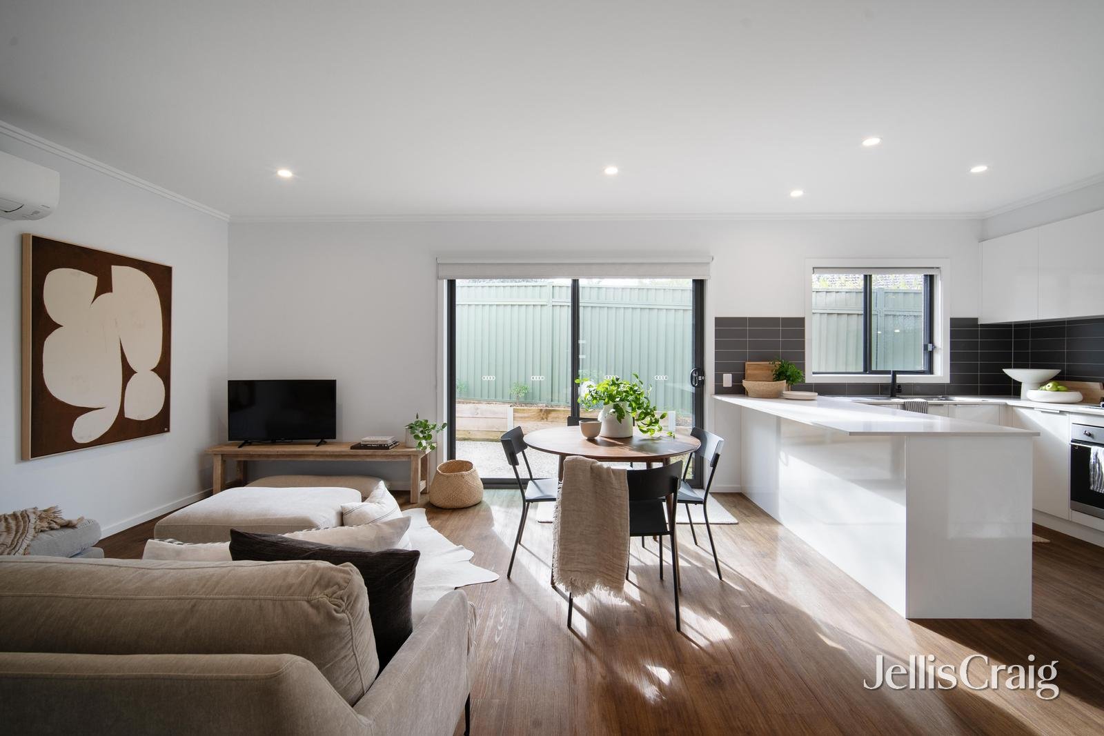 2/14 Brooksbank Court, Black Hill image 2