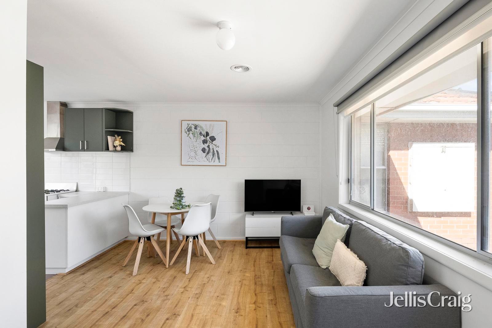 2/14 Caroline Street, Thomastown image 1