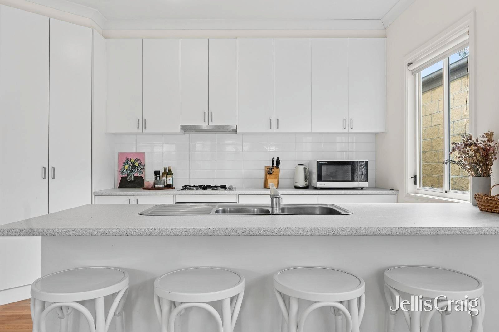 2/14 Corinella Road, Woodend image 5