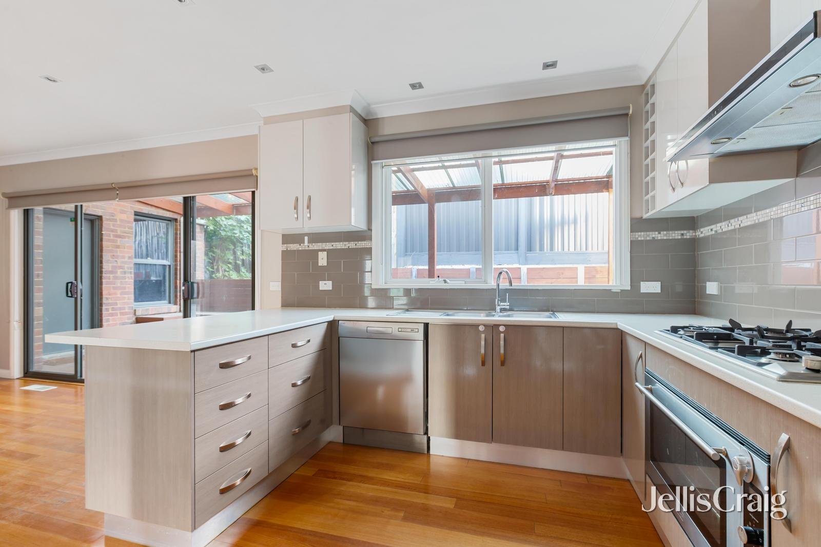 2/14 Edgar Street, Heidelberg image 4