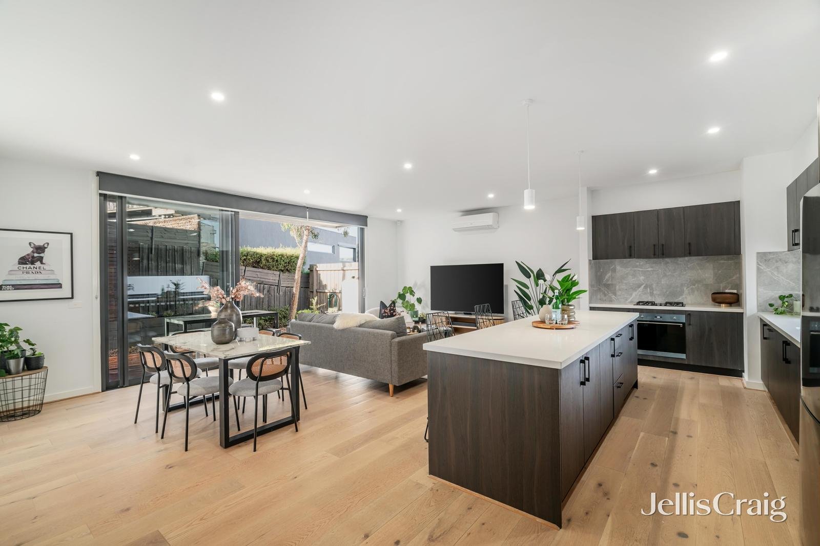 2/14 Fairway Road, Doncaster image 3