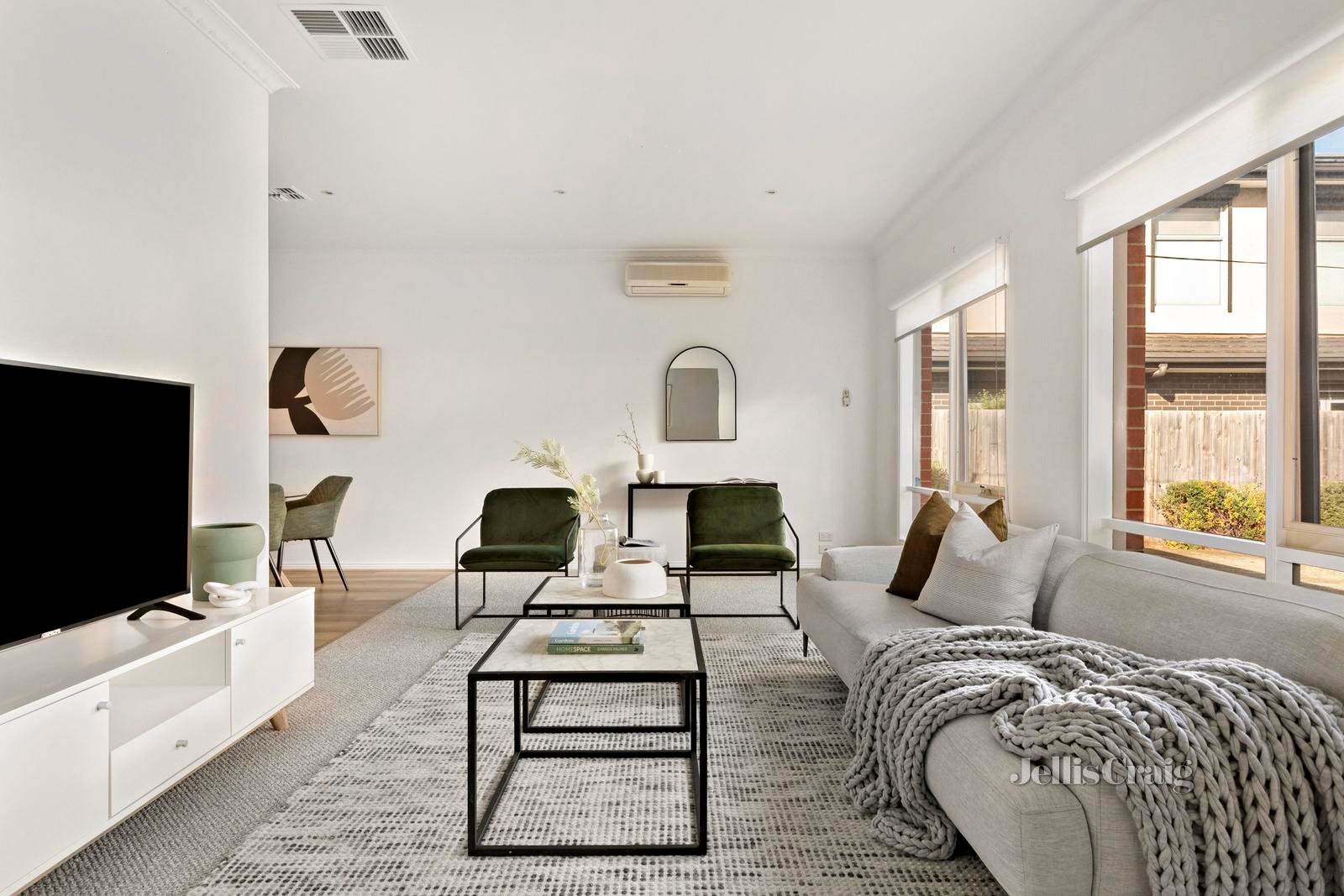 2/14 Kernan Street, Strathmore image 2
